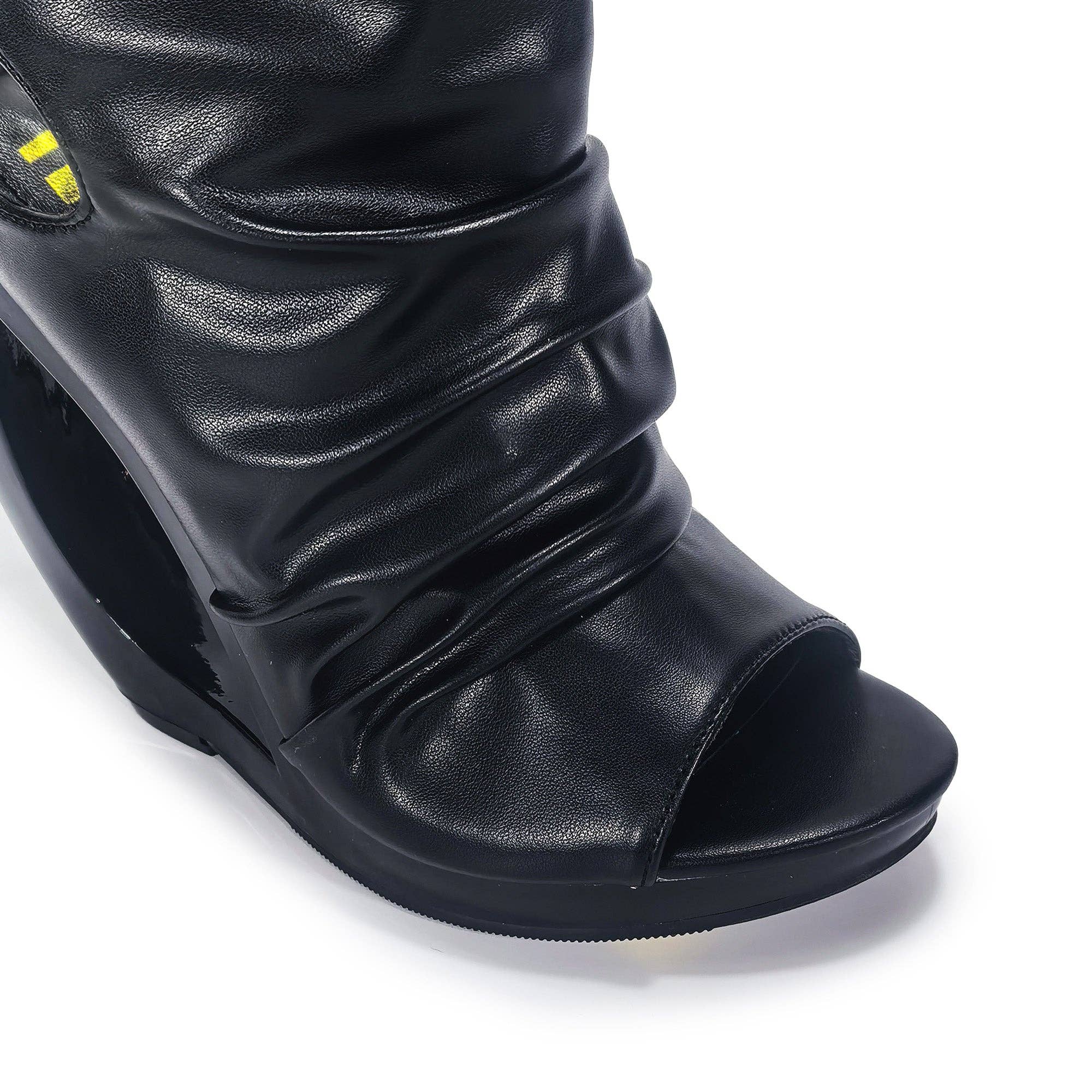 Dominatrixx Sculpted Wedge