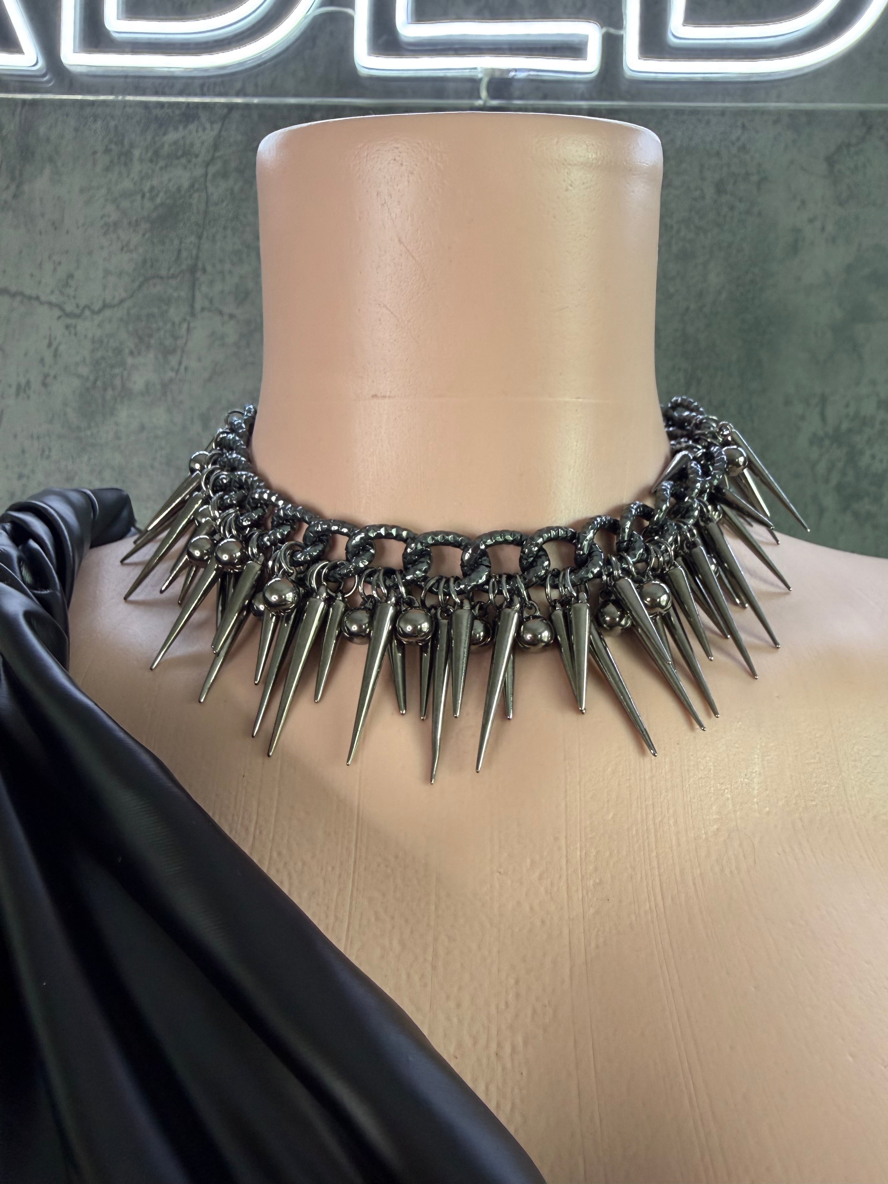 Spike Choker